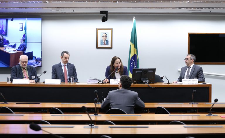 Especialistas divergem sobre viabilidade do Custo Aluno-Qualidade na educação básica