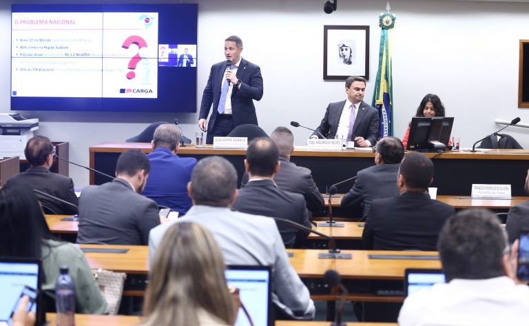Especialistas propõem endurecer penas e criar rastreabilidade contra roubo de cargas no Brasil