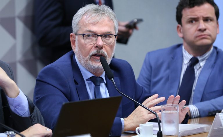 Ex-diretor do INSS admite R$ 2 mi de empresas do 'Careca do INSS'