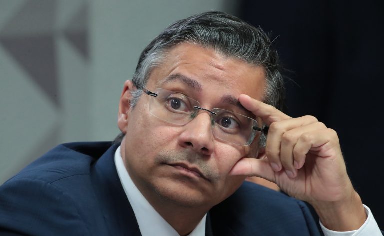 Ex-procurador do INSS nega fraudes em depoimento na CPMI