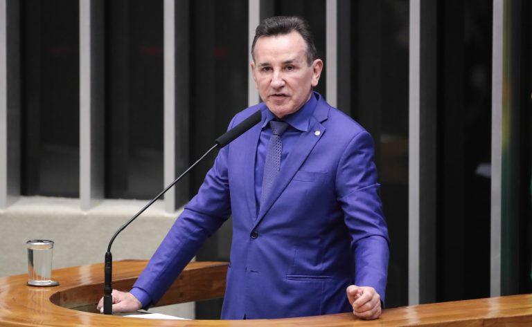 Frentes parlamentares pedem atualização urgente da tabela do Simples Nacional