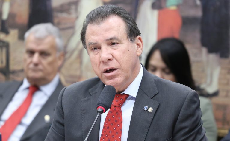 Governo apoia redução da jornada para 40h semanais com dois dias de folga