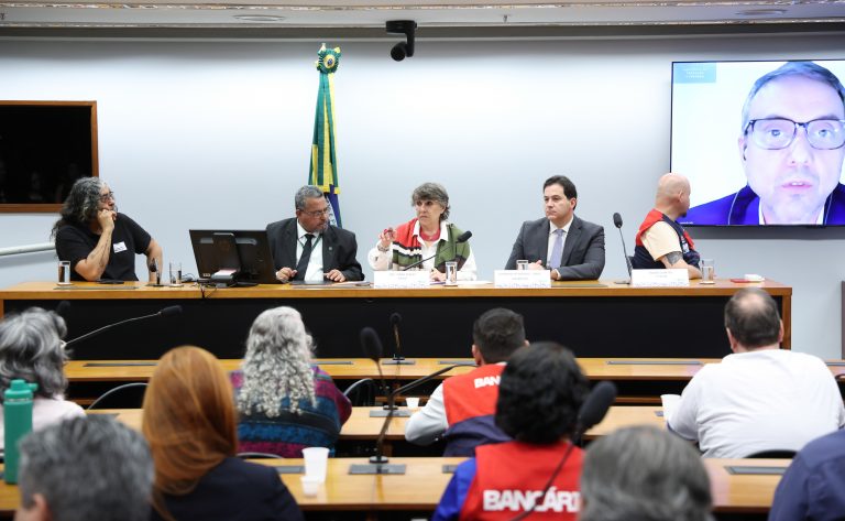 Governo defende ultratividade em acordos coletivos na Câmara