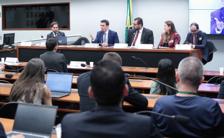 Guerra no Oriente Médio provoca cancelamento de 3,5 mil voos no Brasil