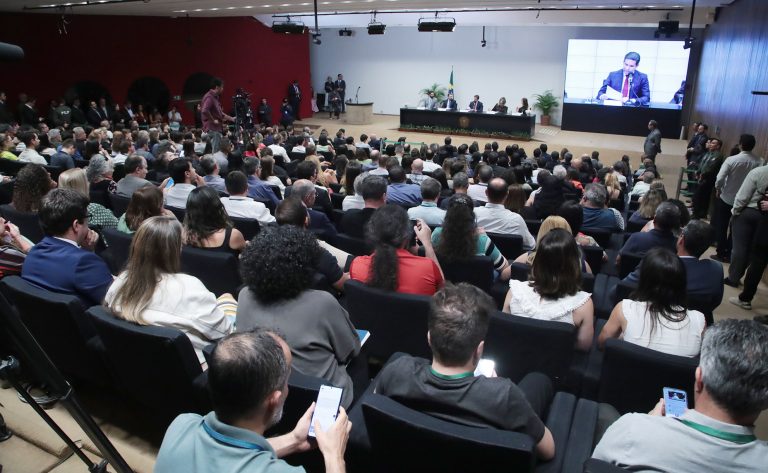 Hugo Motta anuncia modernização administrativa da Câmara com foco em meritocracia e eficiência