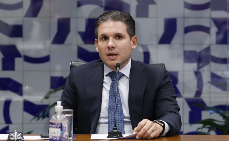 Hugo Motta critica intervenção judicial nas emendas parlamentares
