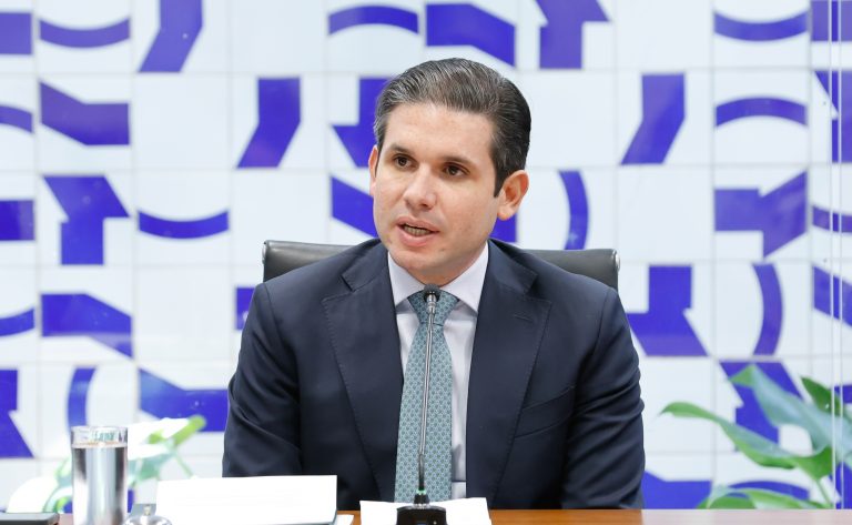 Hugo Motta defende suspensão de 6 meses para deputados que impedirem atividades legislativas