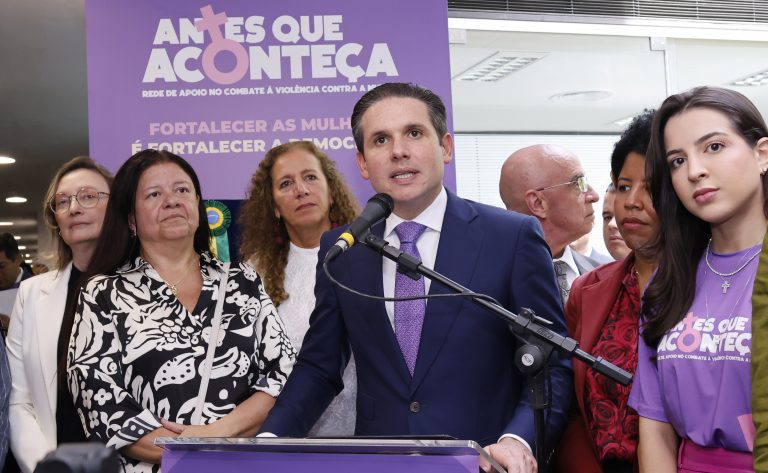 Hugo Motta inaugura Sala Lilás na Câmara para acolher mulheres vítimas de violência