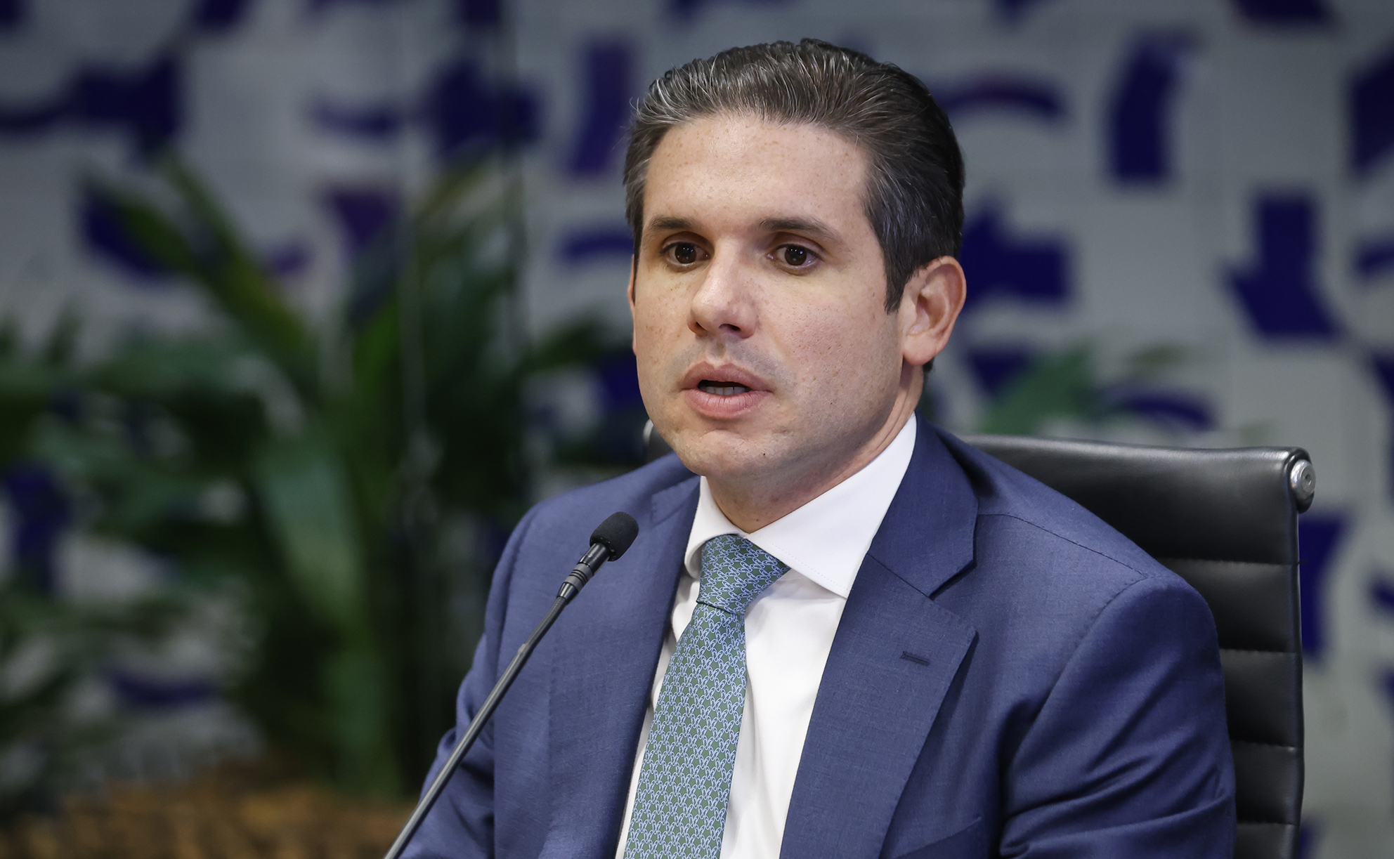 Hugo Motta prioriza medidas contra tarifas americanas e defende proteção de exportadores brasileiros