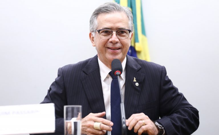 Joaquim Passarinho assume presidência da Comissão de Minas e Energia
