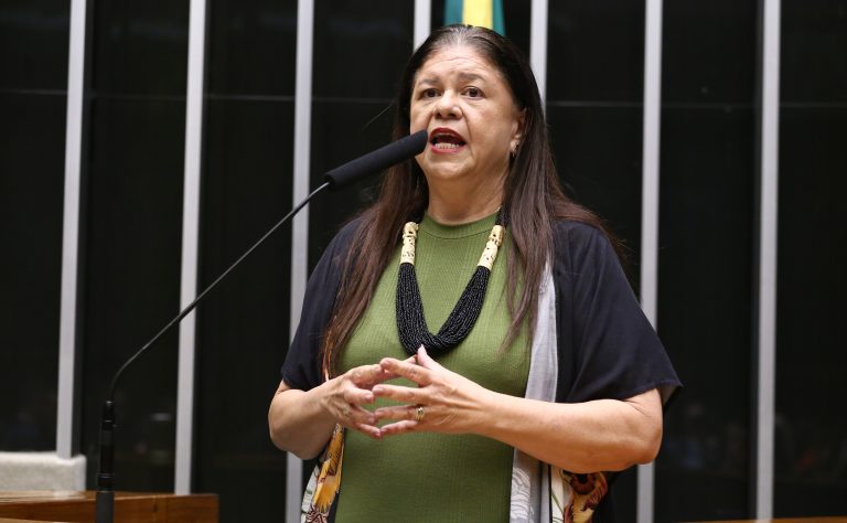 Lei amplia para 12 meses prazo para denúncia de violência doméstica