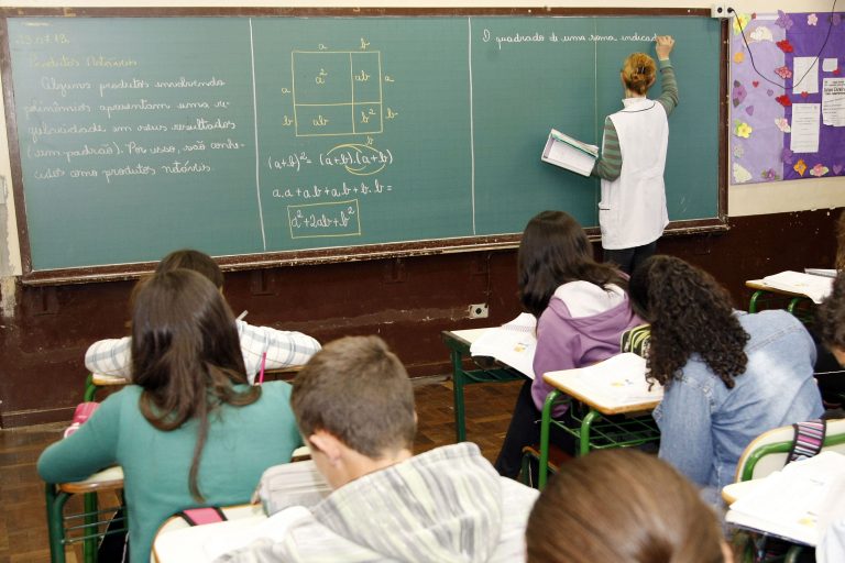 Lei cria política nacional para formar mais professores da educação básica