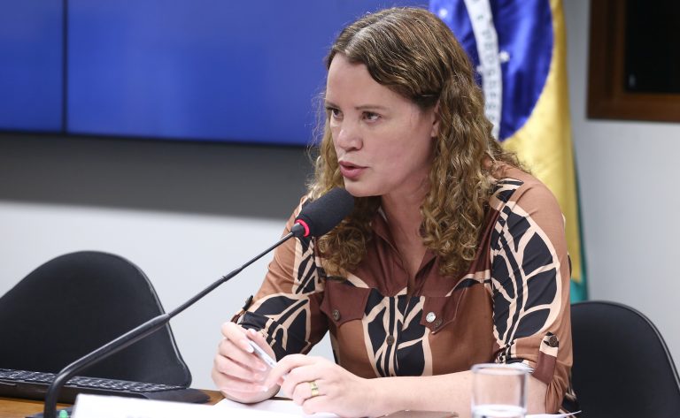 Lei cria 'Selo Cidade Mulher' para reconhecer políticas públicas municipais