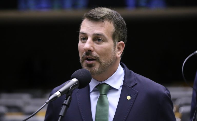 Lei cria sistema eletrônico para agilizar compras públicas no Brasil