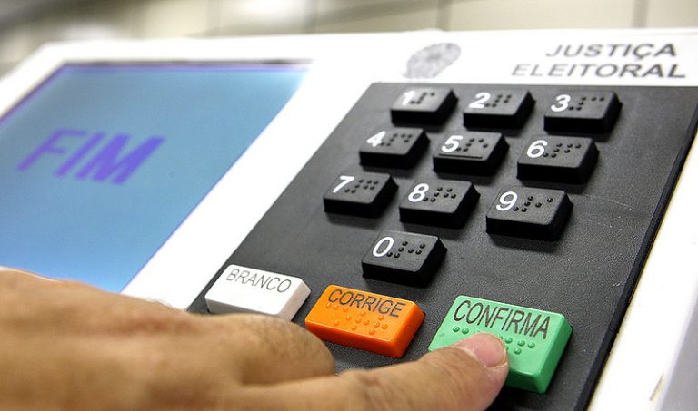 Lei da Ficha Limpa: Lula sanciona mudança no prazo de inelegibilidade com vetos