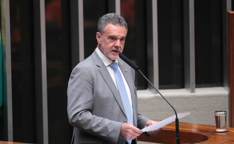 Lei fixa percentual mínimo de cacau em chocolates e obriga rotulagem clara