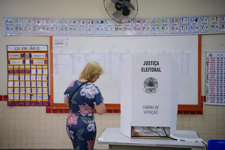 Lei sancionada redefine regras de idade mínima para candidatos a cargos eletivos