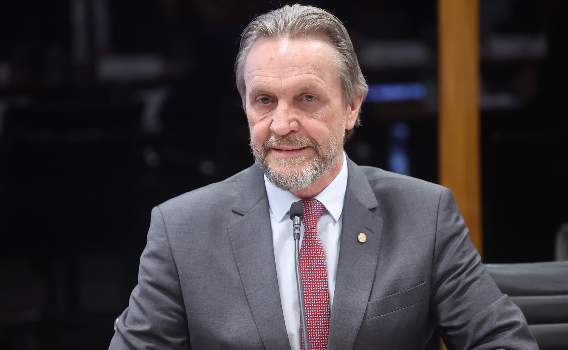 Líder do PT quer votar aumento do limite de faturamento do MEI esta semana