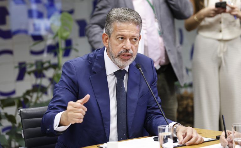 Lira: isenção do IR até R$ 5 mil é primeiro passo da reforma tributária
