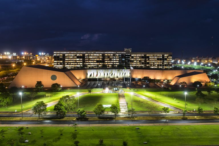 Lula sanciona lei que cria 8 novas varas federais no Amazonas e MS