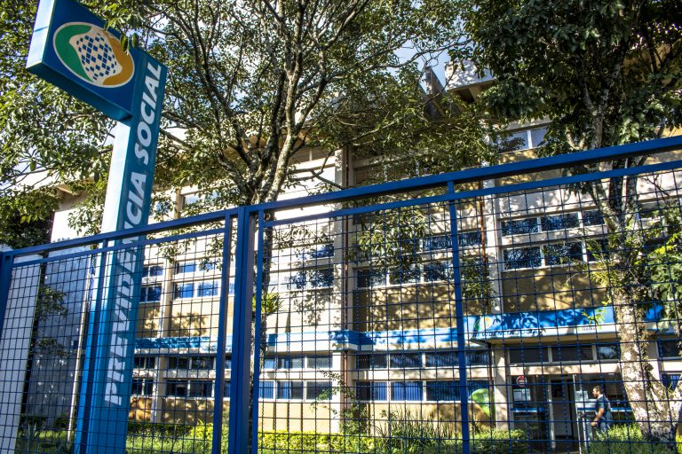 Lula sanciona lei que permite cessão de imóveis ociosos da Previdência para fins sociais