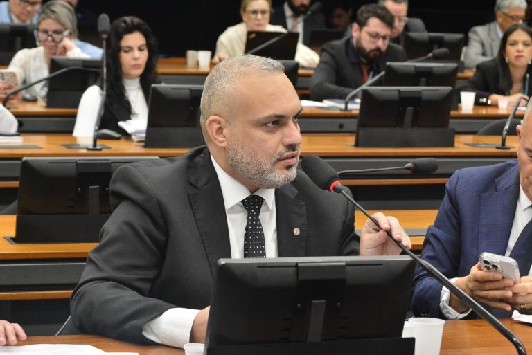 Marcos Tavares (PDT-RJ) assume presidência da Comissão de Trabalho da Câmara