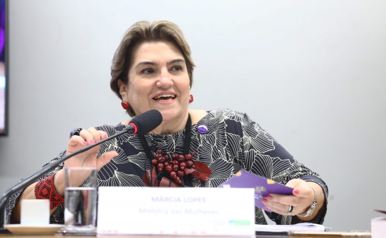 Ministério das Mulheres executa 100% do orçamento contra violência com R$ 108 mi