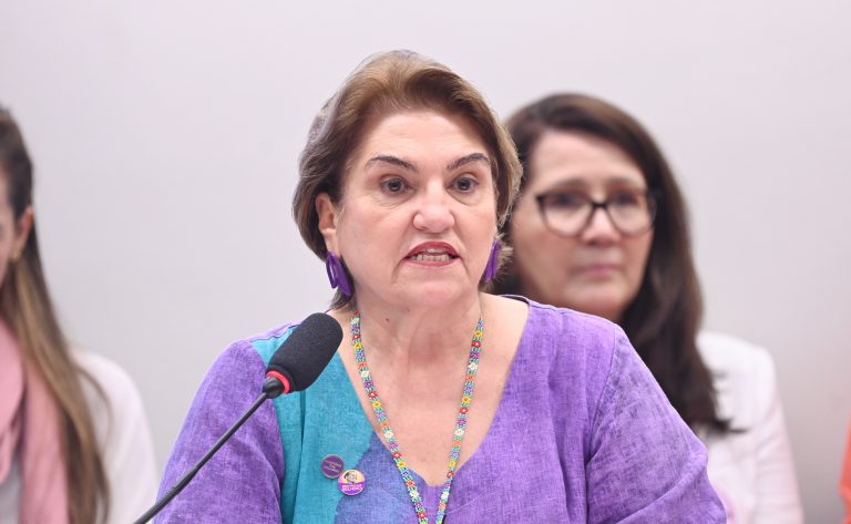 Ministra das Mulheres rebate oposição sobre dignidade menstrual e Casas da Mulher