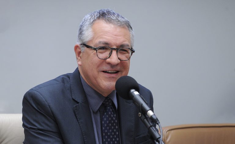 Ministro Alexandre Padilha será ouvido na Câmara sobre prioridades da Saúde
