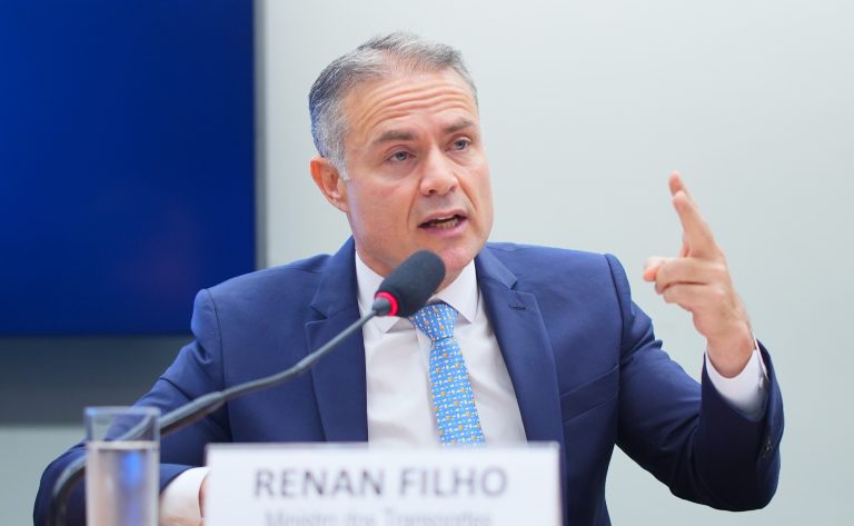 Ministro dos Transportes defende fim da obrigatoriedade de autoescola para CNH