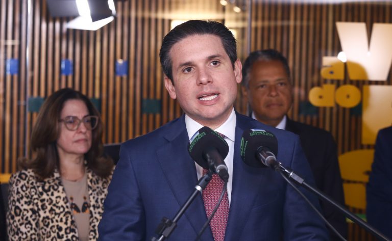 Motta acelera votação de 8 projetos de segurança pública com apoio dos estados