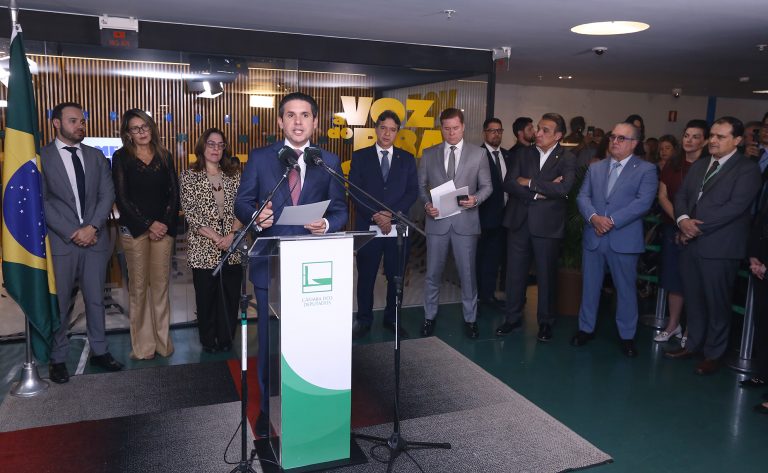 Motta inaugura estúdio multimídia para fortalecer comunicação da Câmara