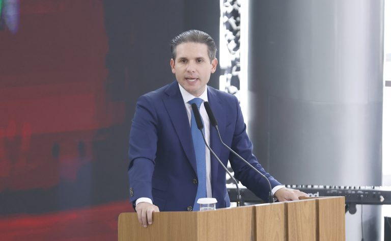 Motta reafirma prioridade da redução da jornada de trabalho em evento empresarial