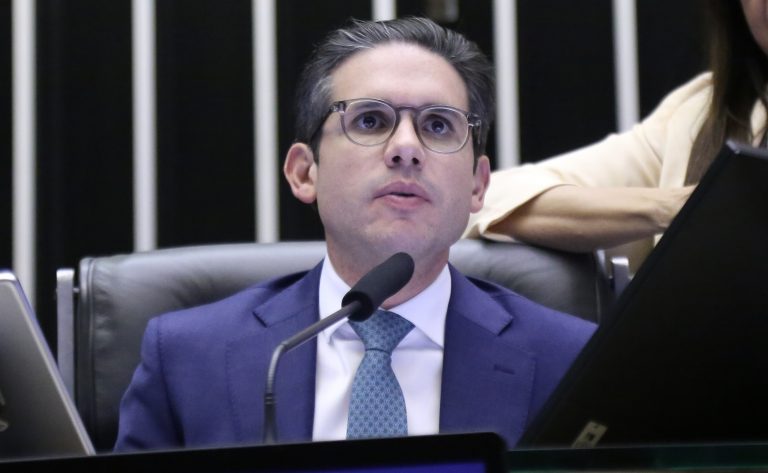 Motta suspende comissões para priorizar votações no Plenário antes do recesso parlamentar