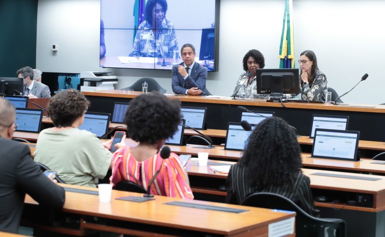 Movimento negro defende fundo de R$ 20 bi para reparação racial na Câmara