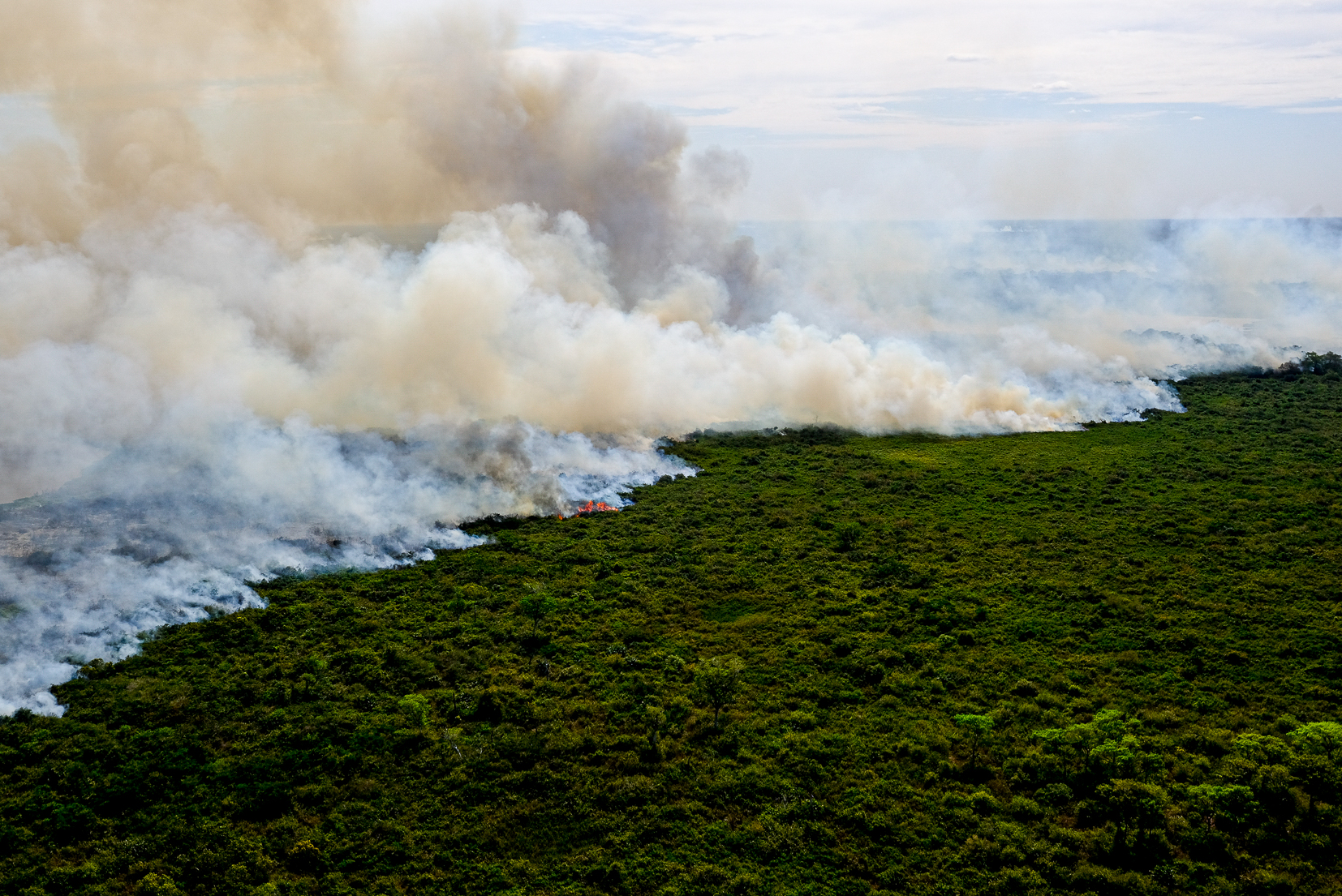 MP abre crédito extra de R$ 300 mi para combate a incêndios na Amazônia