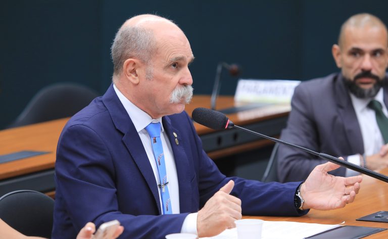 Nova legislação propõe fim da custódia de presos em hospitais por PMs