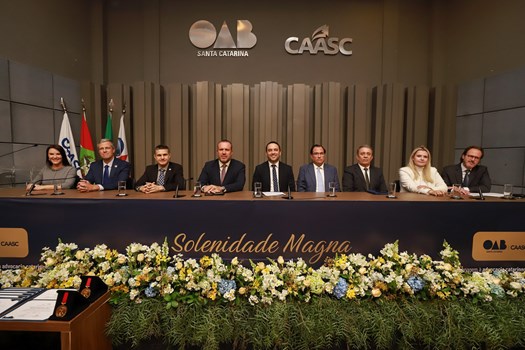 OAB Nacional participa de cerimônia de entrega das Medalhas Nereu Ramos e João Baptista Bonnassis em SC