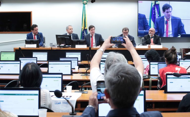 PEC da reforma administrativa promove resultados e combate privilégios