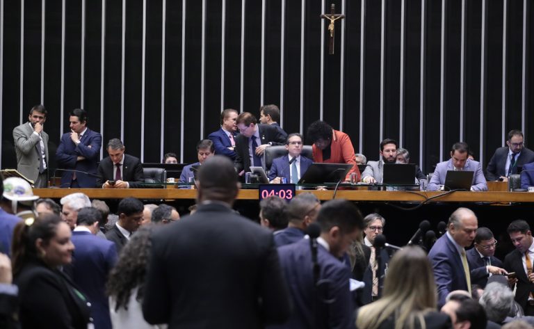 PEC dos Precatórios é aprovada em 1º turno na Câmara: novas regras para pagamento de dívidas judiciais