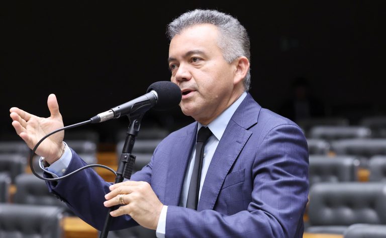 PL 74/26: Pacientes terão direito a informações completas sobre remédios em hospitais