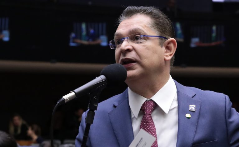 PL abandona protagonismo da PEC das Prerrogativas após resistência parlamentar