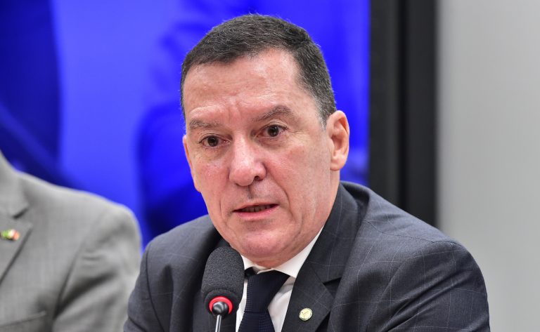 PL assegura assistência jurídica a policiais civis e federais acusados