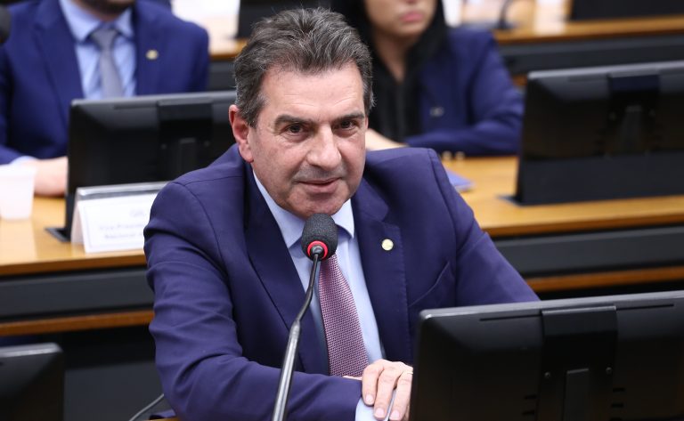 Planos Municipais de Resíduos Sólidos deverão incluir espaços públicos para logística reversa