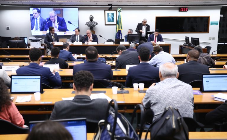 Plataformas digitais pedem lei única para transporte e entrega com regras iguais