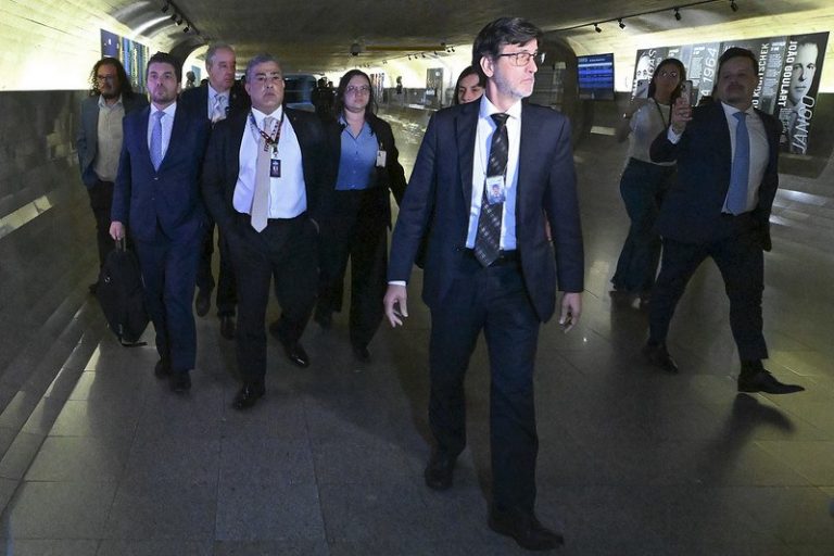 Presidente da Conafer é preso por falso testemunho na CPMI do INSS