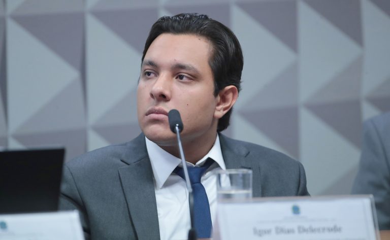 Programador de fraudes do INSS fica em silêncio na CPMI sob proteção do STF