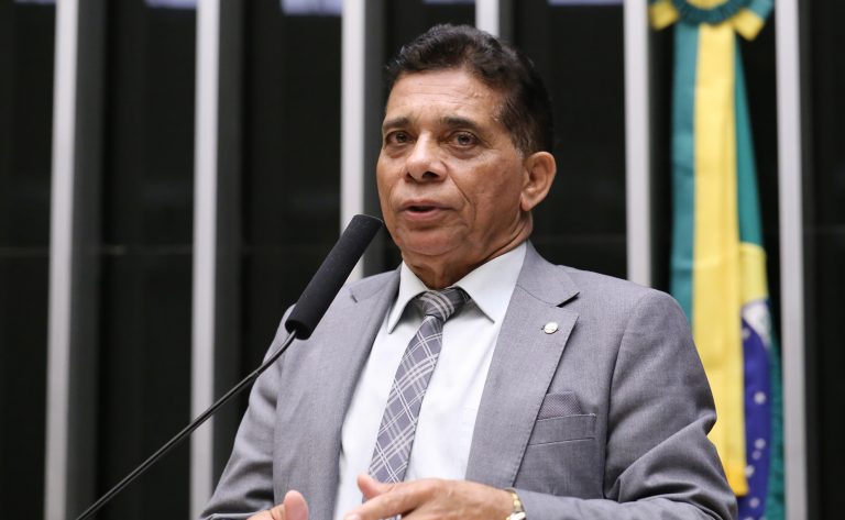 Projeto aumenta vagas para deficientes de 2% para 3% em estacionamentos