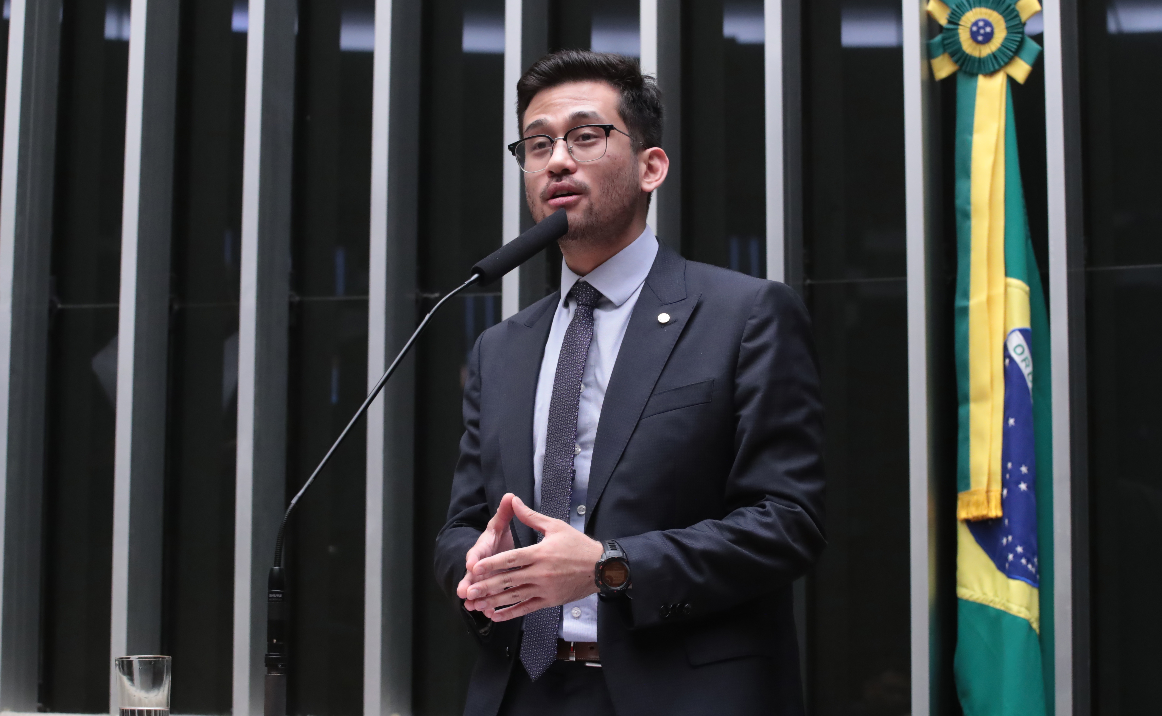 Projeto criminaliza omissão de prefeitos em portais da transparência