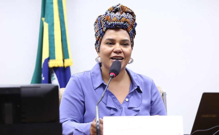 Projeto de Lei 699/25: Combate ao Assédio e Violência Misóginos no Ambiente de Trabalho